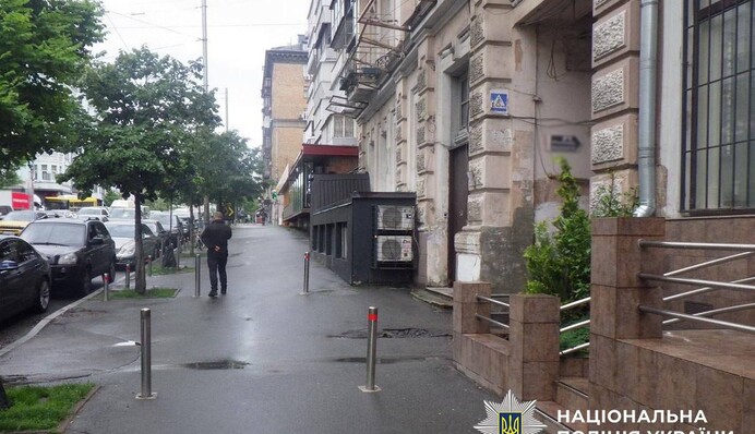 В центрі Києва невідомі викрали з авто 15 млн грн