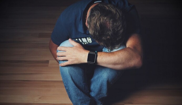 У Львові юнак випав з вікна 8 поверху