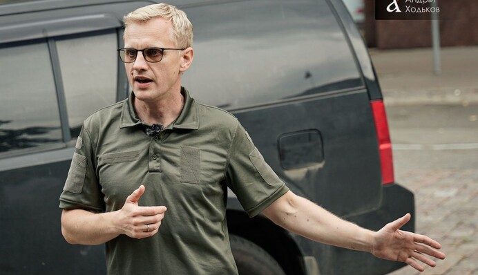 Шабунин показал волонтерское авто, из-за пользования которым ему могут объявить подозрение