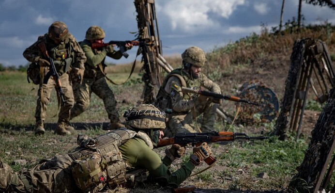 Зеленський відповів на питання щодо термінів служби у війську