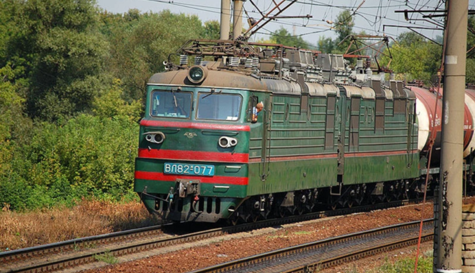 Россия ударила по электроводу в Днепропетровской области — машинист погиб