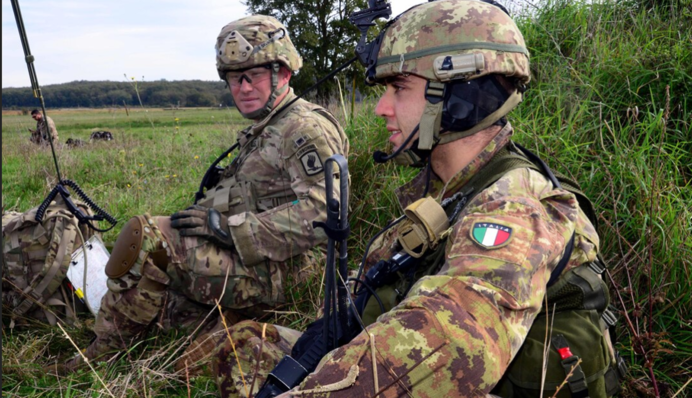 Лише 16% італійців готові захищати країну зі зброєю в руках – опитування