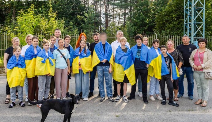 В Украину из оккупации вернули 11 детей, самому младшему — 10 лет