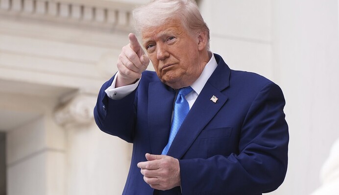 Стало відомо, хто схилив Трампа на бік підтримки України