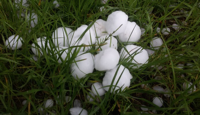 Україну накриють грози і град: де чекати небезпечної погоди