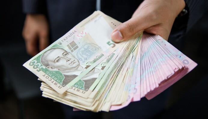 НБУ друкує банкноти гривні найвищого номіналу, дрібних грошей все менше