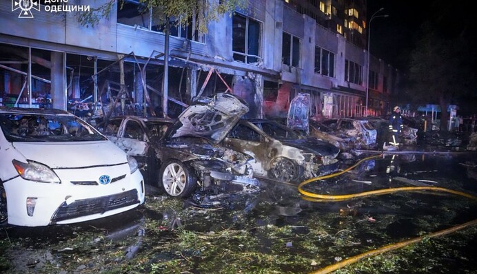 Россия атаковала Одессу дронами: повреждены дома и автомобили, есть раненый