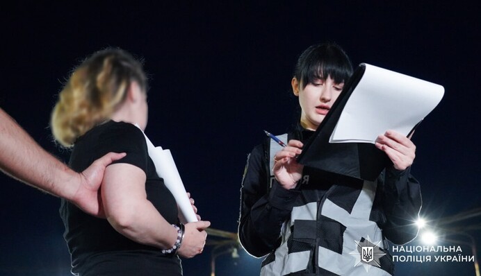 Нацполиция экстрадировала из ОАЭ организаторку псевдособрания на дроны для ВСУ