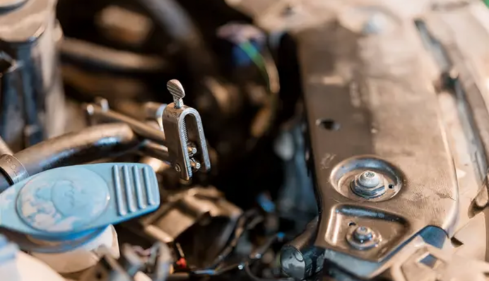 Китайські компанії почали масово продавати підроблені автозапчастини в Росії