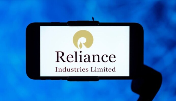 Крупнейший НПЗ в мире ищет альтернативу российской нефти — Bloomberg