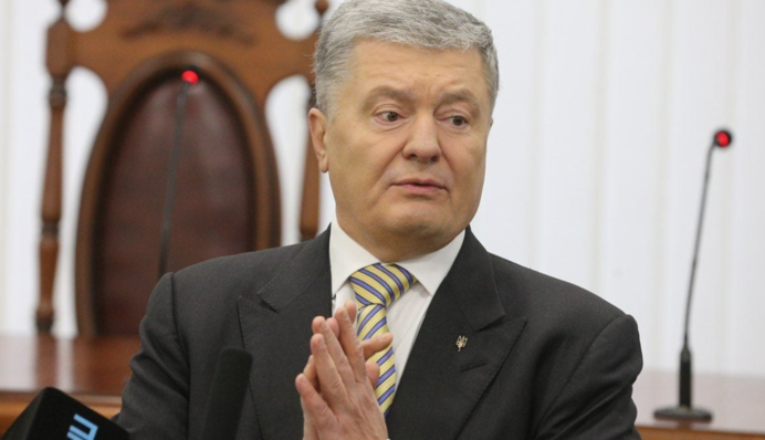 Санкції проти Порошенка: суд зобов'язав витребувати у РНБО та уряду документи