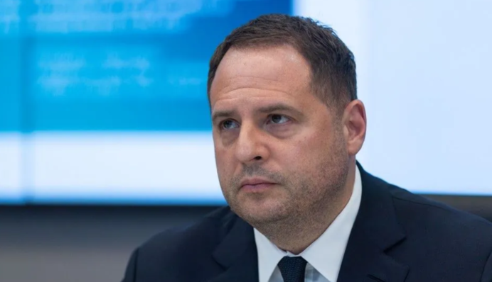 FT: Ермак вопреки американским и украинским чиновникам настаивал на встрече с Трампом в Овальном кабинете