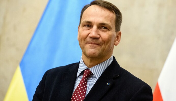 Сікорський вимагав від Келлога відновити постачання зброї Україні — The Telegraph