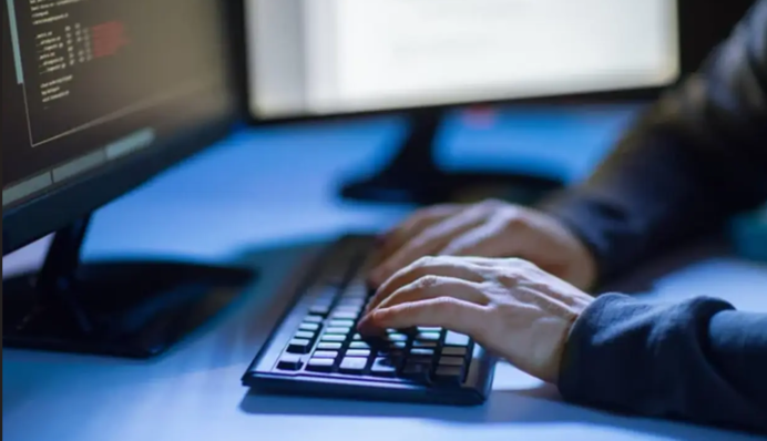 Кіберфахівці ГУР зламали сервери окупаційної адміністрації Криму