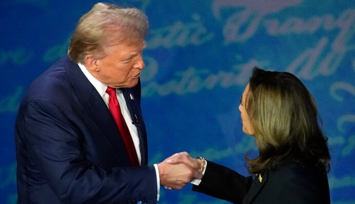 Трамп накинувся зі звинуваченнями на Гарріс через нібито підкуп зірок на виборах