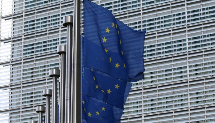 ЄС скорочує допомогу Україні через питання корупції — NYT