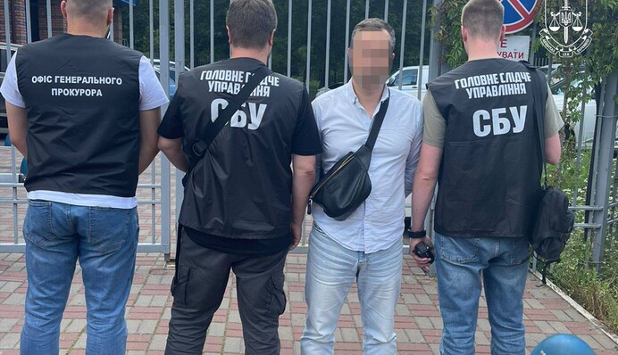 В Киеве задержали чиновника ТЦК за взятку в 3500 долларов: обещал снять с розыска военнообязанного