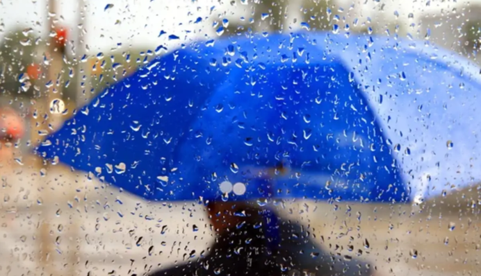 Гроза та шквали: в Києві та області оголошено жовтий рівень небезпеки через негоду