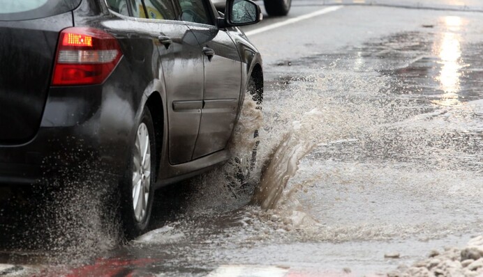 Выпадет месячная норма осадков: часть Украины накроют мощные ливни