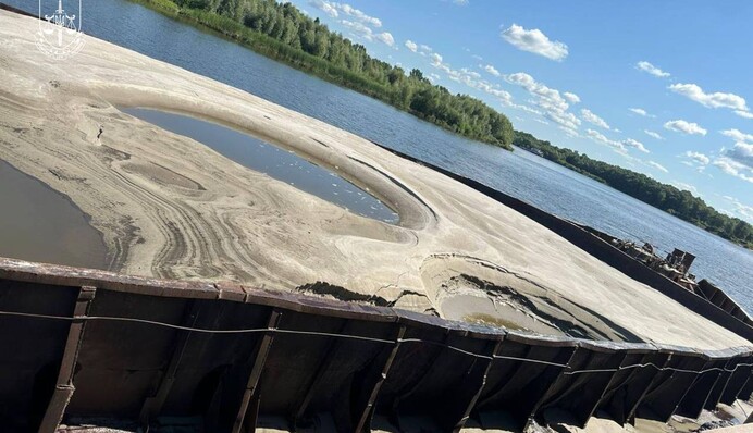 Незаконную добычу песка на Десне с экоубытком в 6 млн: дело передали в суд