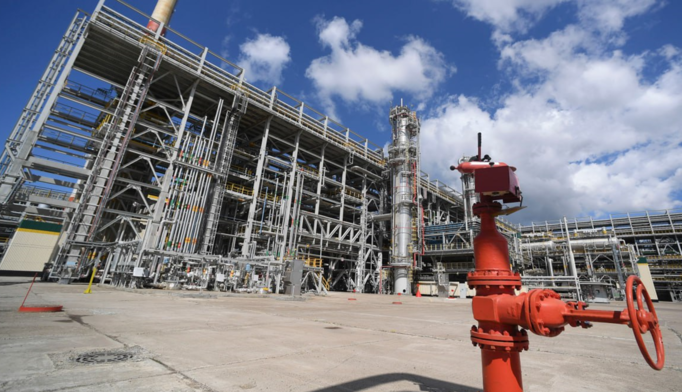 Росія заборонила нафтопереробникам експортувати бензин до кінця літа: які назвали причини