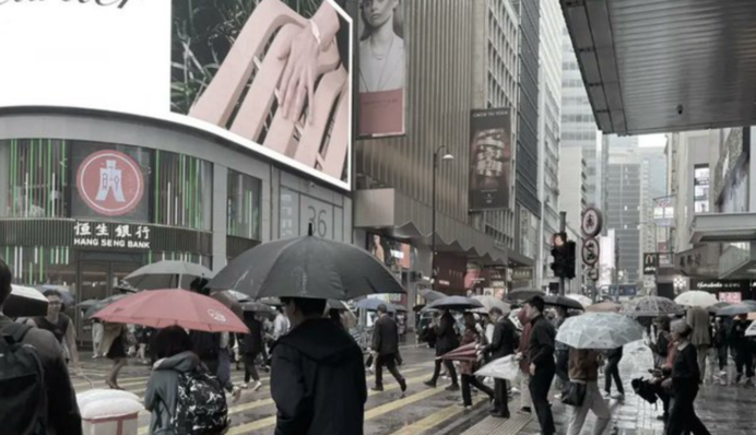 Найсильніші дощі з жовтня 2023: Гонконг паралізований зливою