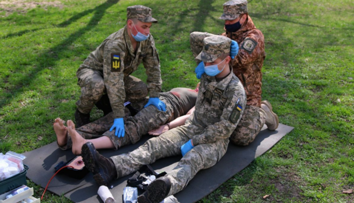 Обов’язкова офіцерська підготовка для студентів-медиків – Зеленський підписав закон