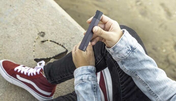 Народные депутаты предлагают запретить электронные сигареты