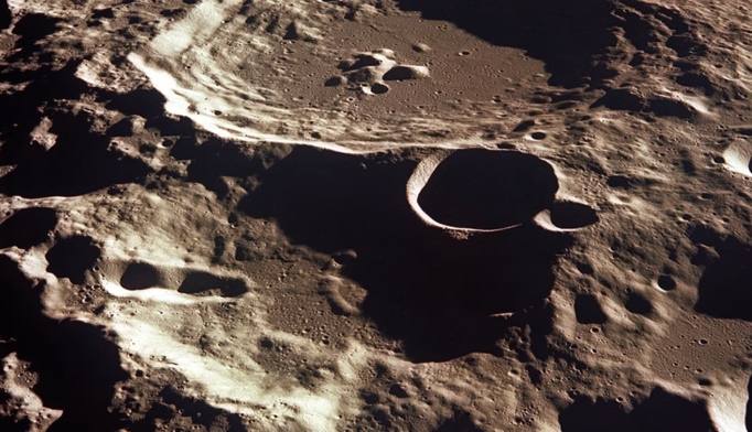 Астероїд розміром з 15-поверховий будинок може врізатися в Місяць: чим це загрожує Землі