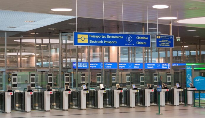 The Guardian: ЄС впроваджує біометричну систему Entry/Exit — як це вплине на подорожі для українців