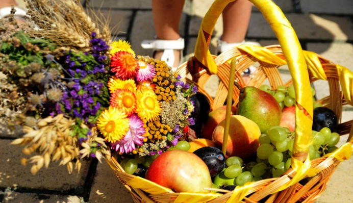 Маковія або Медовий Спас: що освячують в церкві  в цей день і які квіти треба покласти в 