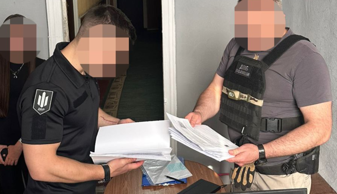 Допомагав у знятті з розшуку ТЦК: ДБР затримало правоохоронця у Харкові