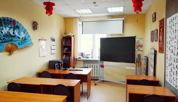 Китайский язык вытесняет французский и немецкий среди элит РФ – Bloomberg