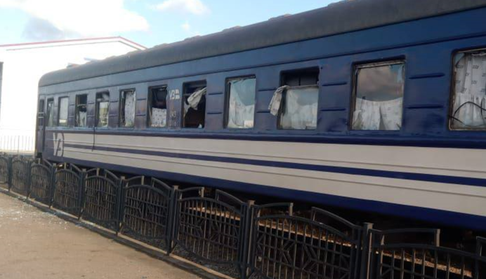 Армія РФ вдарила по вокзалу в Сумах: пошкоджено потяг