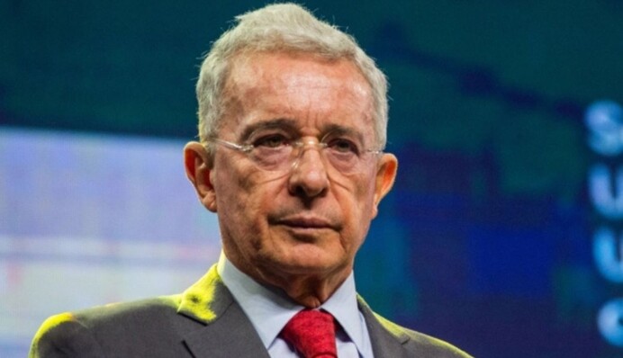 Бывший президент Колумбии приговорен к 12 годам домашнего ареста