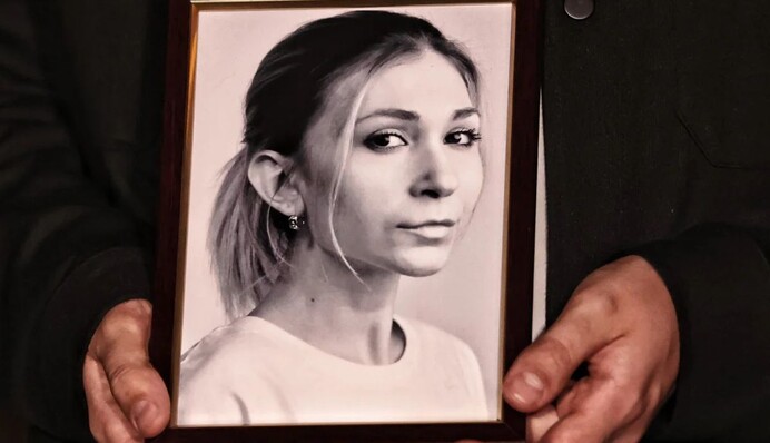 Умершую в плену РФ журналистку Викторию Рощину наградили орденом Свободы