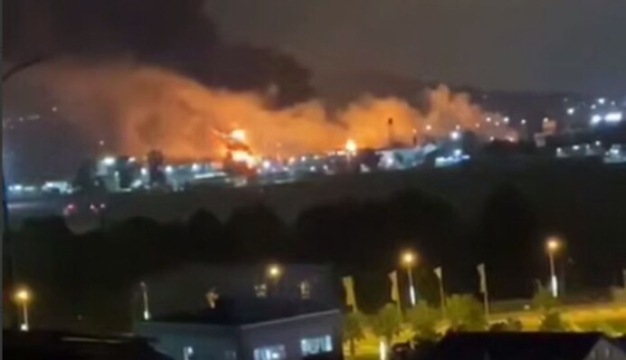 Ночью беспилотники атаковали нефтебазу в Сочи — вспыхнул пожар