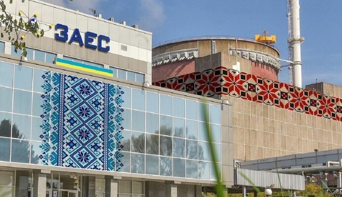 МАГАТЭ фиксировало взрывы и дым возле Запорожской АЭС