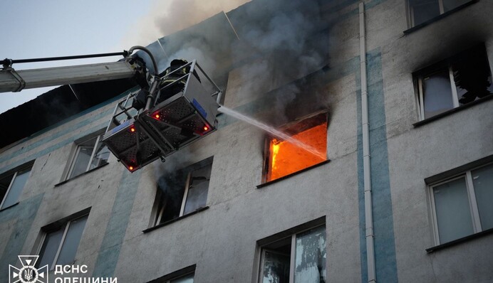 Російські безпілотники атакували Одещину, знищені десятки торгівельних павільйонів радіоринку