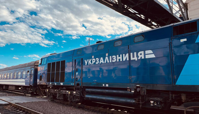 Укрзалізниця у першому півріччі скоротила перевезення вантажів на майже на 12%
