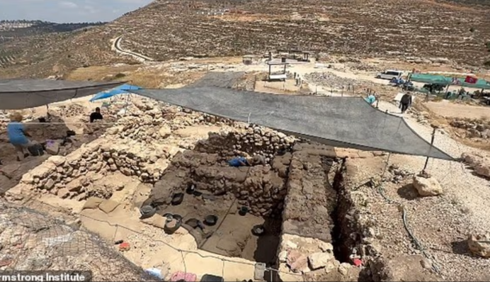 Археологи обнаружили в Израиле руины Ковчега Завета, описанного в Библии