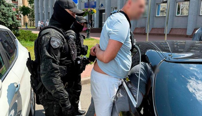 У Києві затримали чоловіка, який пообіцяв за 15 тис. доларів продовжити термін дії групи інвалідності