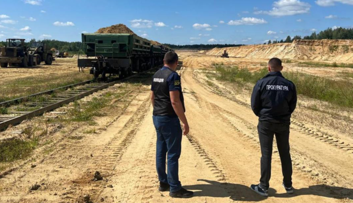 Вывоз 60 тыс. тонн песка Укрзализныци: на Волыни начальник карьера получил подозрение