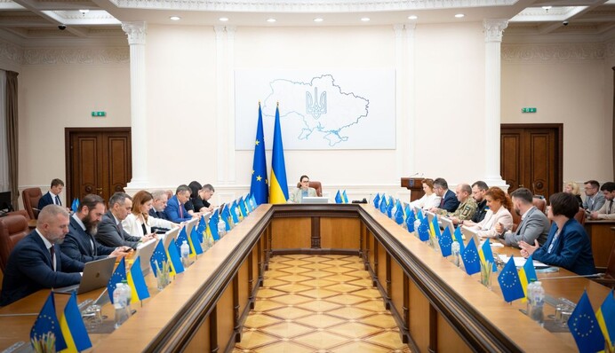 Уряд підвищив щомісячні виплати для людей, які постраждали на виробництві