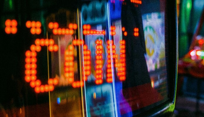 PlayCity и Meta заблокировали семерых блоггеров, рекламировавших казино