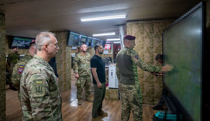 Зеленский обсудил с министром и военными планы Минобороны