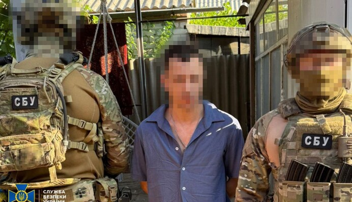На Донеччині СБУ затримала чоловіка, який підозрюється у наведенні авіабомб на Слов’янськ