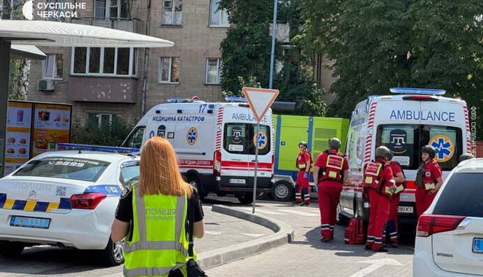 В Черкассах мужчина открыл стрельбу в Макдональдсе – полиция