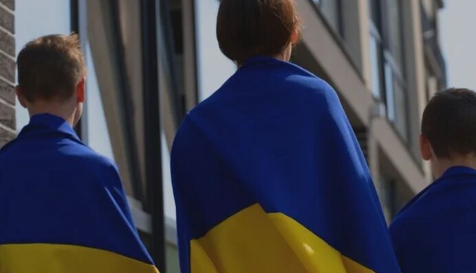 З тимчасово окупованого Криму повернули багатодітну родину