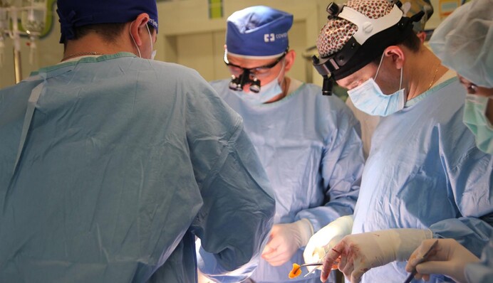 Українські лікарі провели унікальну операцію з усунення фантомного болю у військового